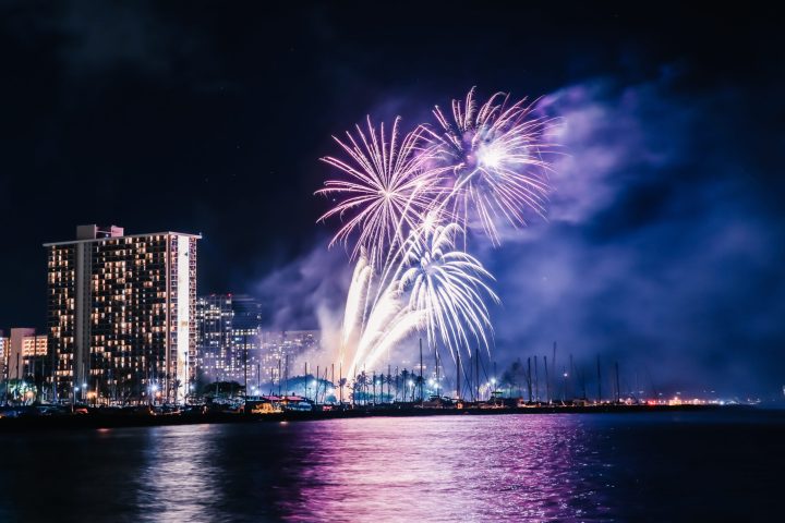 Friday Night Fireworks Ocean Sailing Cruise with Pink Sails Waikiki on Oahu